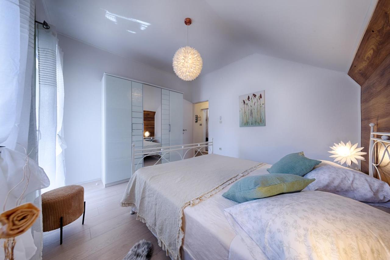 Apartments Dubra Komiza Luaran gambar