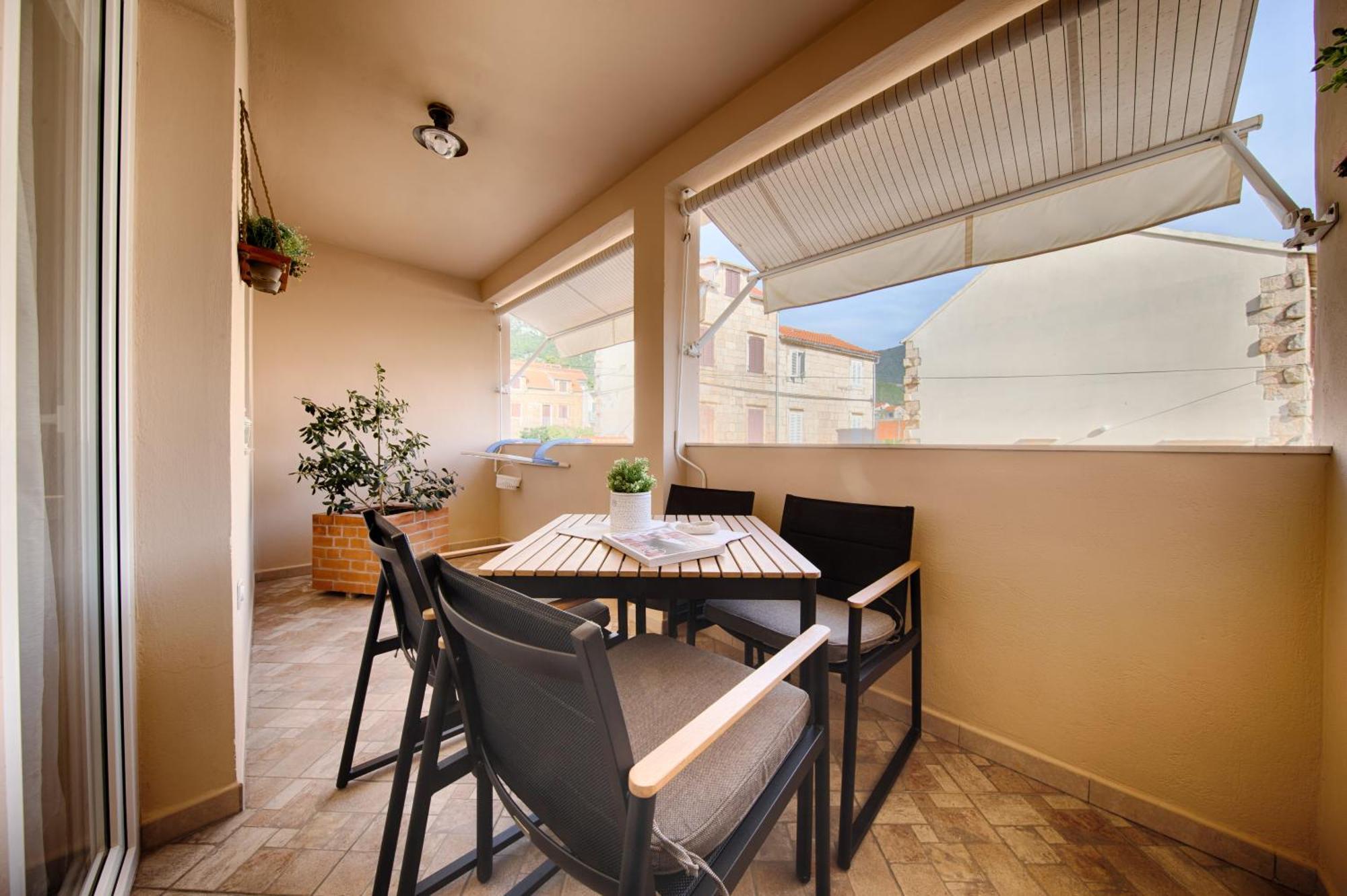 Apartments Dubra Komiza Luaran gambar