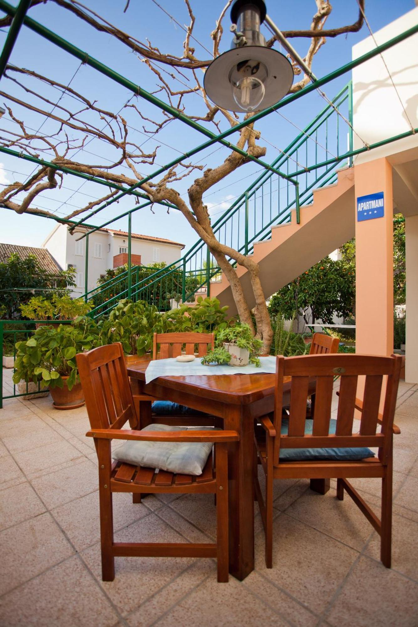 Apartments Dubra Komiza Luaran gambar